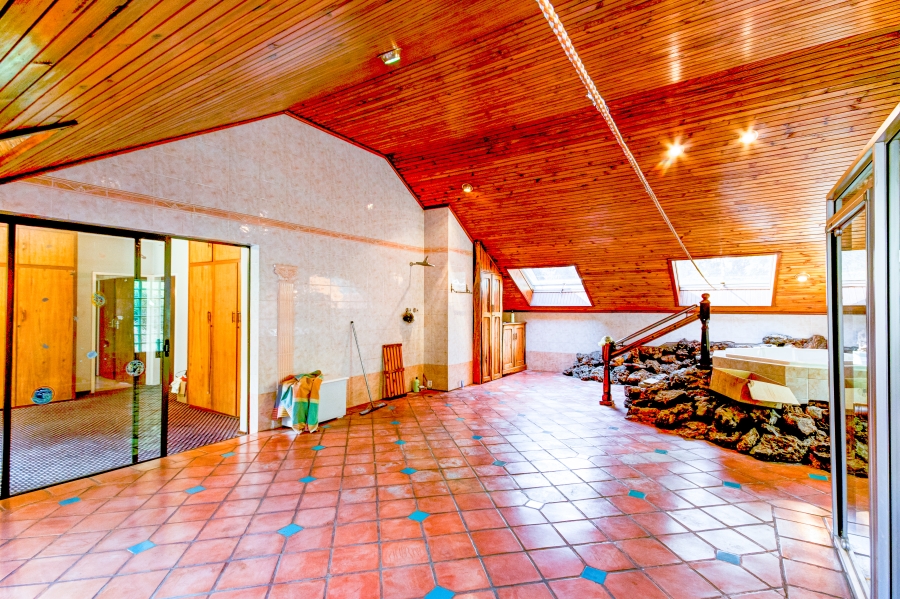 7 Bedroom Property for Sale in Chartwell Gauteng