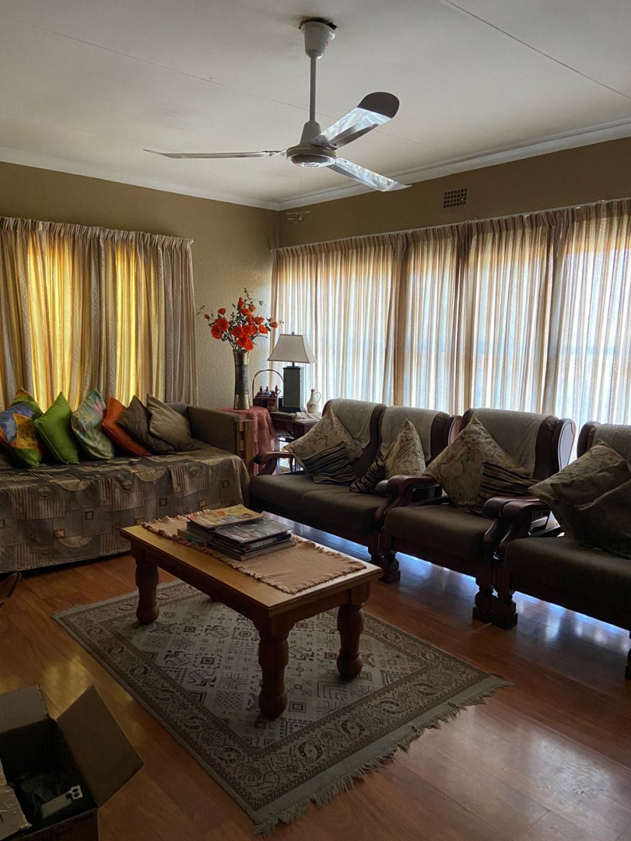 4 Bedroom Property for Sale in Flora Gardens Gauteng