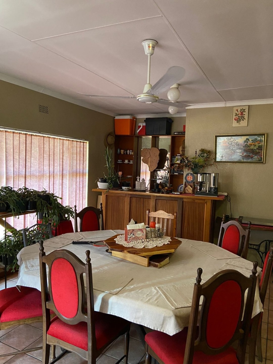 4 Bedroom Property for Sale in Flora Gardens Gauteng