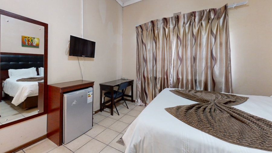 15 Bedroom Property for Sale in Parkhill Gardens Gauteng