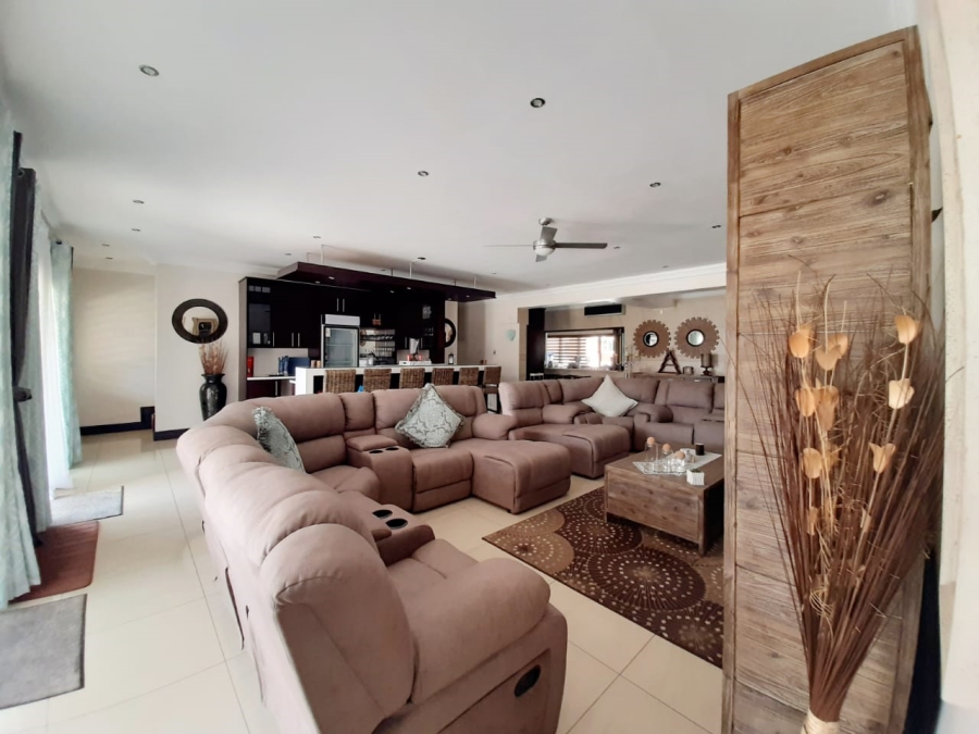 6 Bedroom Property for Sale in Lochvaal Gauteng