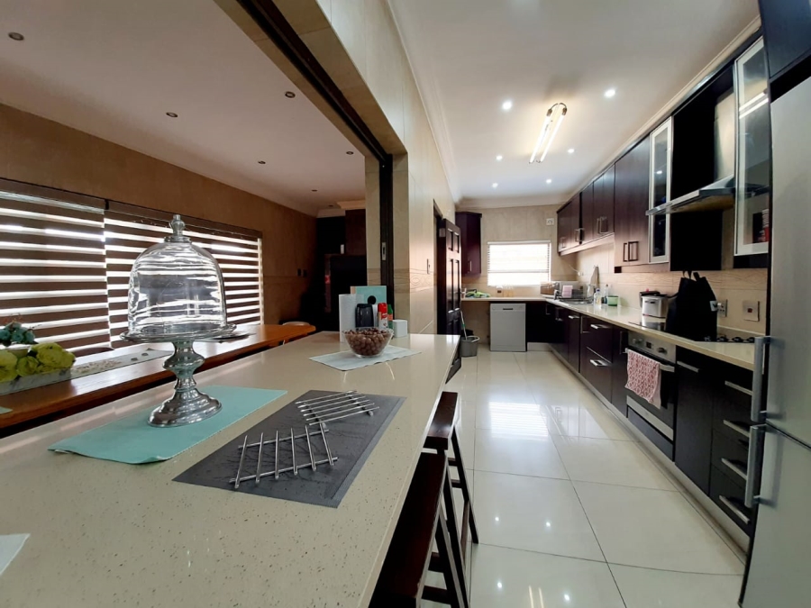 6 Bedroom Property for Sale in Lochvaal Gauteng
