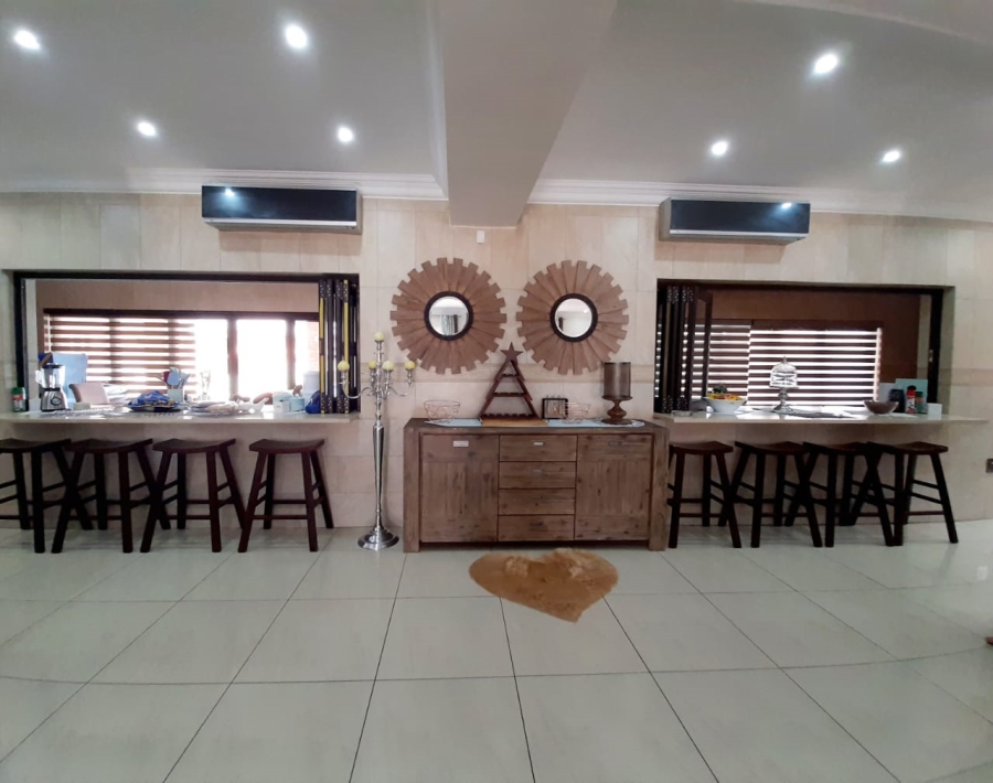 6 Bedroom Property for Sale in Lochvaal Gauteng