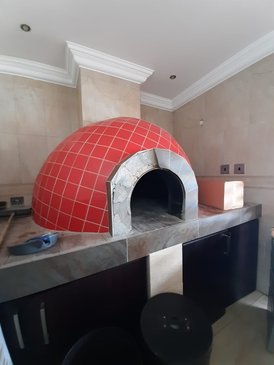 6 Bedroom Property for Sale in Lochvaal Gauteng