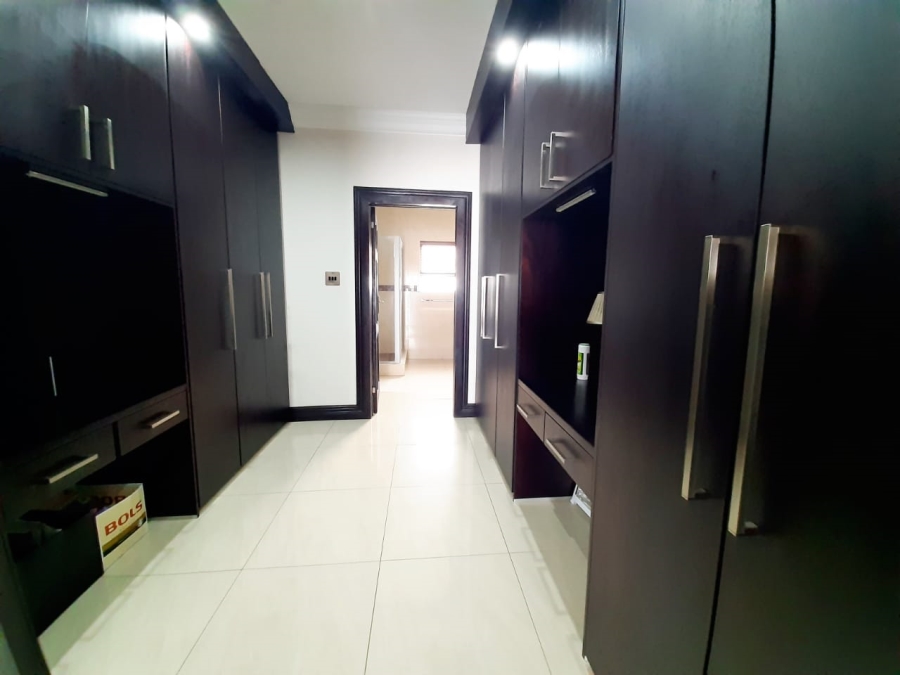 6 Bedroom Property for Sale in Lochvaal Gauteng