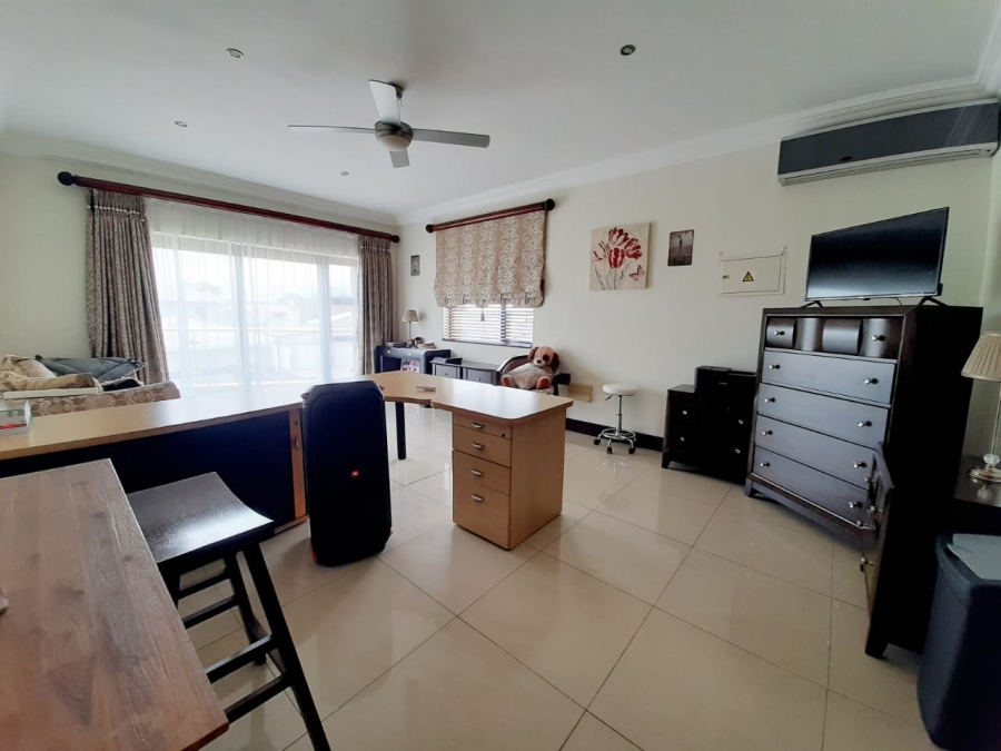 6 Bedroom Property for Sale in Lochvaal Gauteng