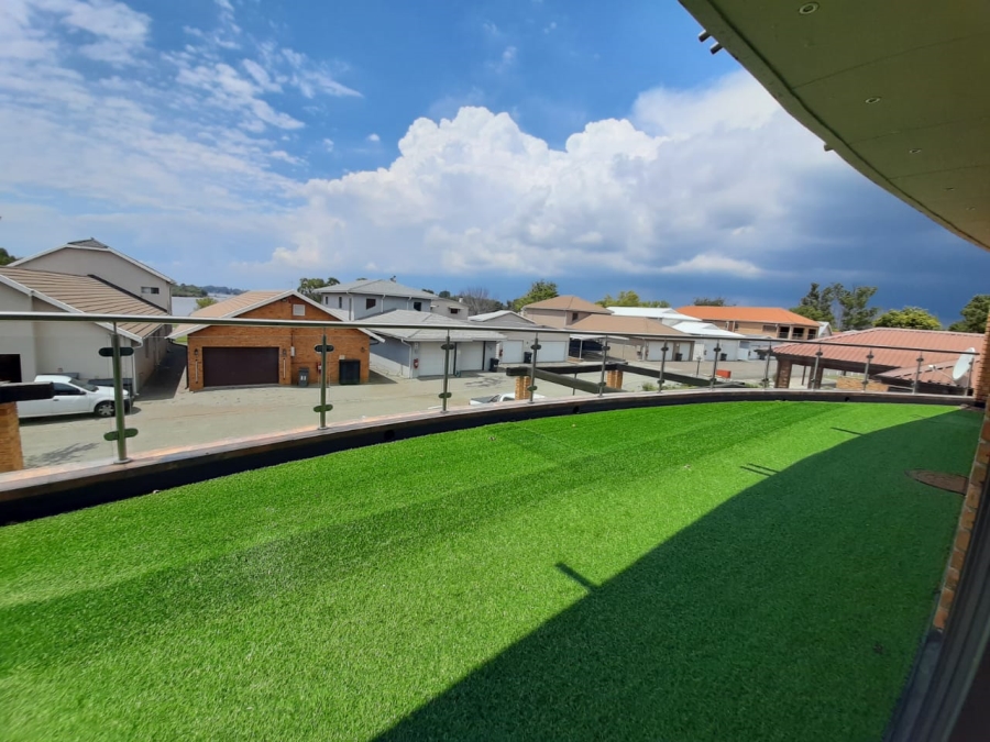 6 Bedroom Property for Sale in Lochvaal Gauteng