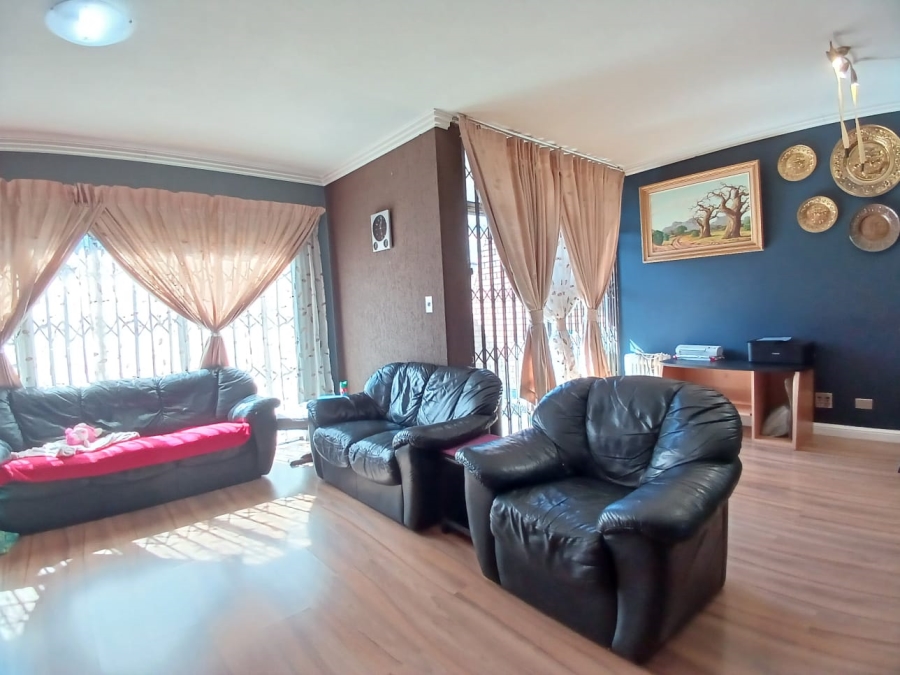 3 Bedroom Property for Sale in Flora Gardens Gauteng