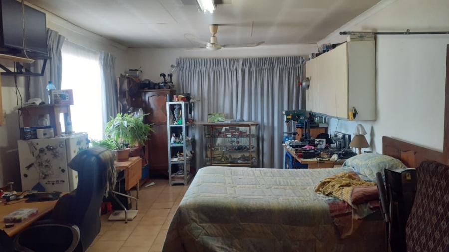 4 Bedroom Property for Sale in Mullerstuine Gauteng