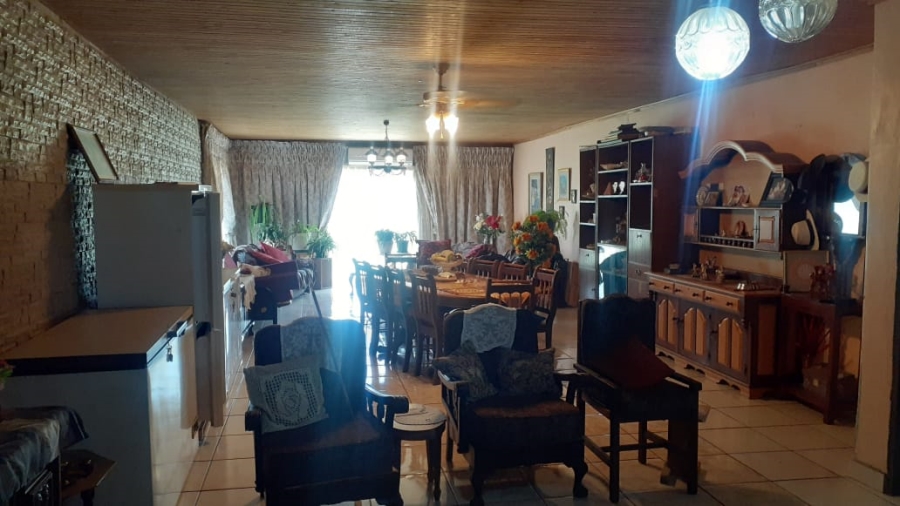 4 Bedroom Property for Sale in Mullerstuine Gauteng