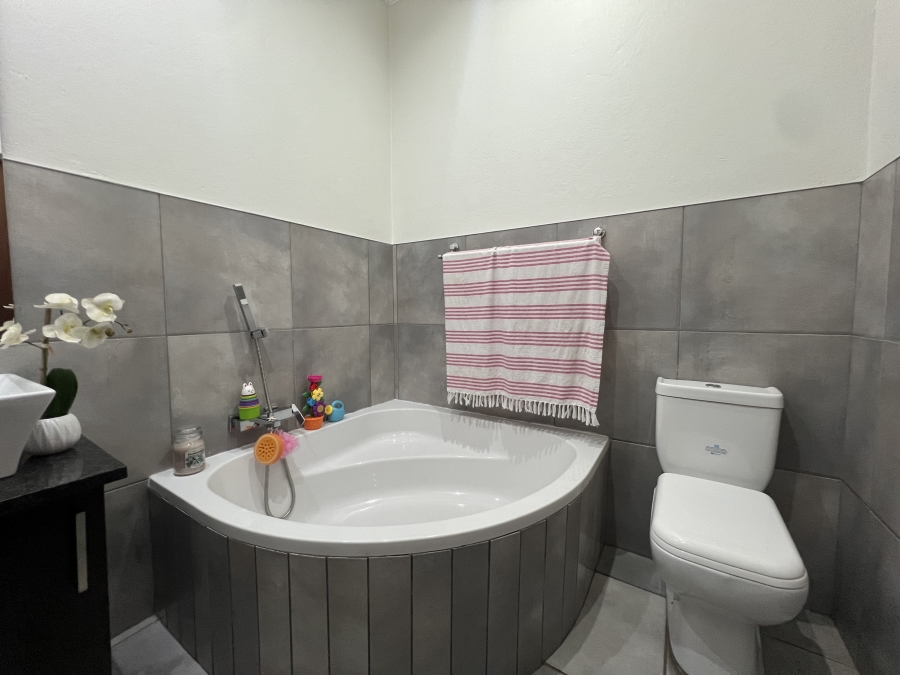 3 Bedroom Property for Sale in Heritage Hill Gauteng