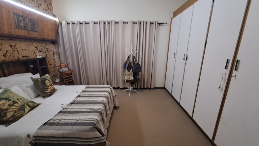 4 Bedroom Property for Sale in Three Rivers East Gauteng