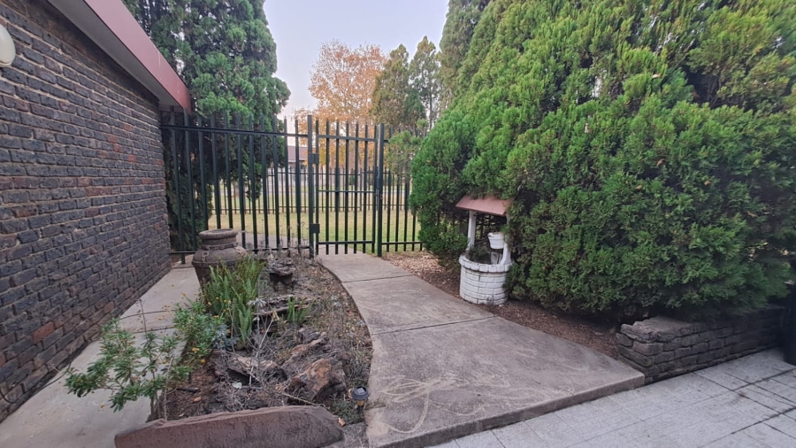 4 Bedroom Property for Sale in Three Rivers East Gauteng