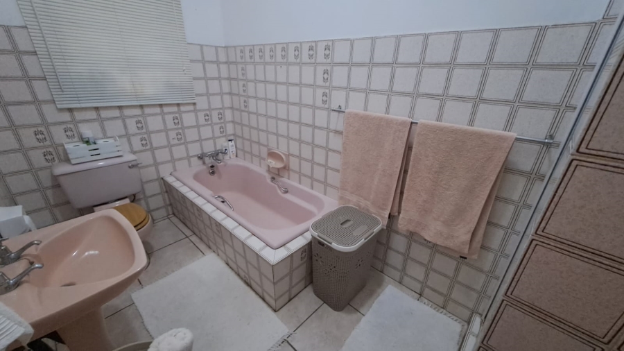 4 Bedroom Property for Sale in Three Rivers East Gauteng