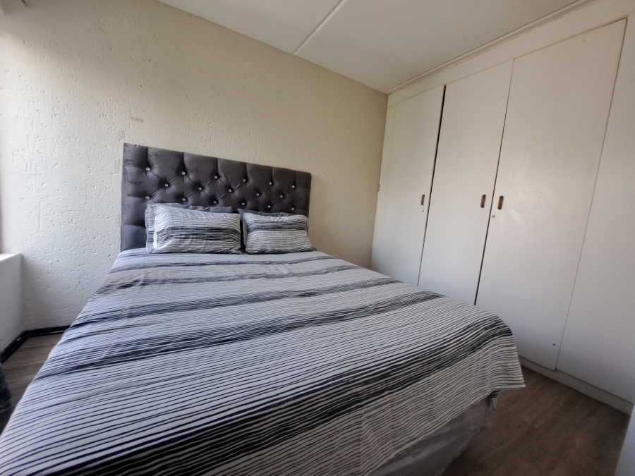 1 Bedroom Property for Sale in Morningside Gauteng