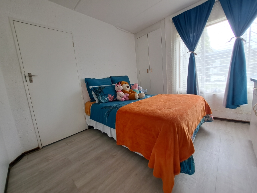 1 Bedroom Property for Sale in Benmore Gardens Gauteng