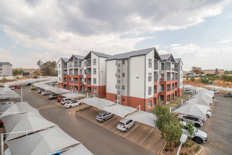 2 Bedroom Property for Sale in Erand Gardens Gauteng