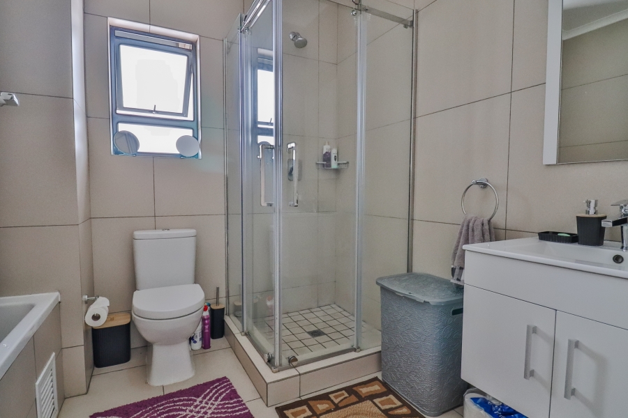 2 Bedroom Property for Sale in Erand Gardens Gauteng