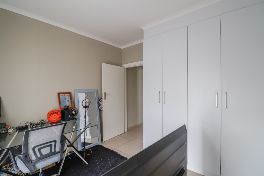 2 Bedroom Property for Sale in Erand Gardens Gauteng