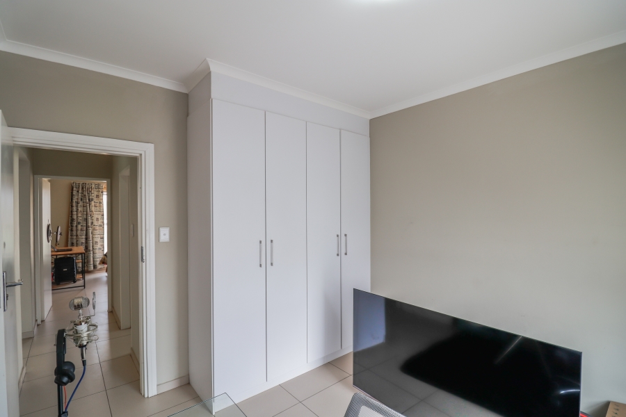 2 Bedroom Property for Sale in Erand Gardens Gauteng