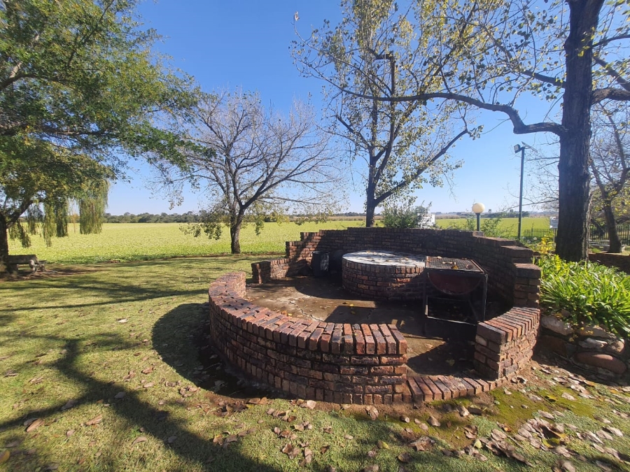 4 Bedroom Property for Sale in Vaalview Gauteng