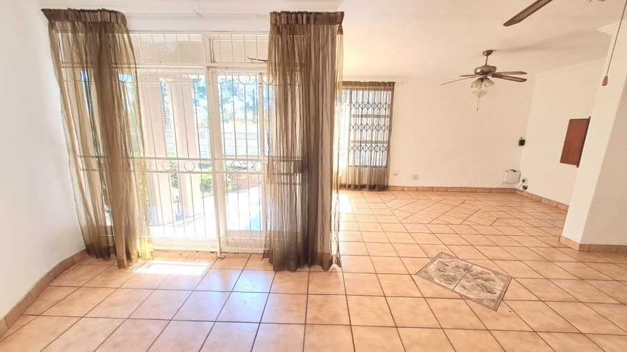3 Bedroom Property for Sale in Three Rivers Proper Gauteng