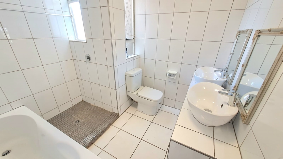 3 Bedroom Property for Sale in Three Rivers Proper Gauteng