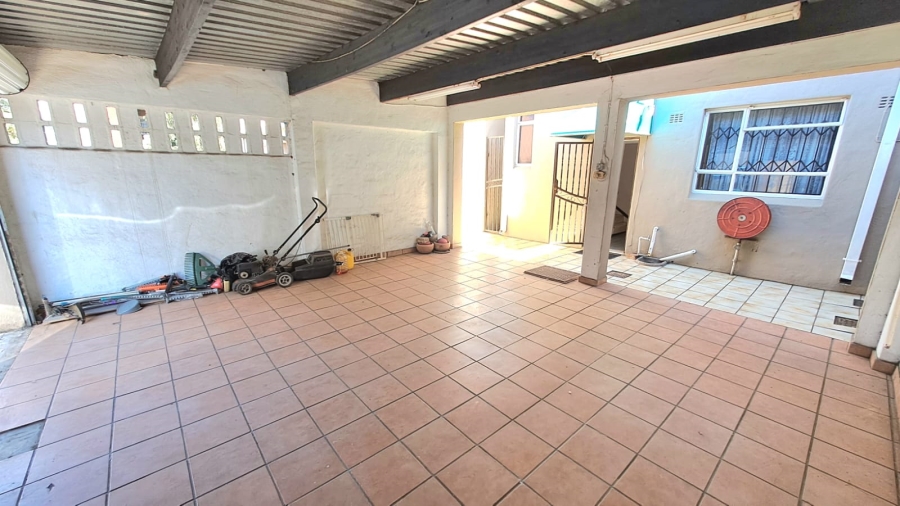 3 Bedroom Property for Sale in Three Rivers Proper Gauteng