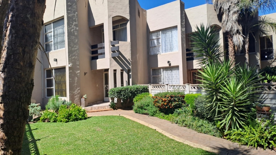 3 Bedroom Property for Sale in Three Rivers Proper Gauteng