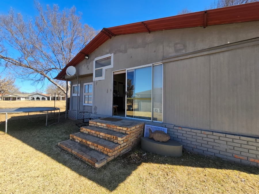 4 Bedroom Property for Sale in Lochvaal Gauteng
