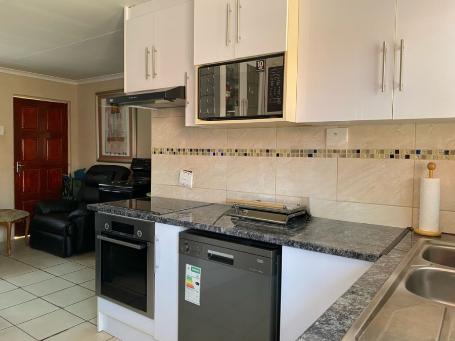 3 Bedroom Property for Sale in Golden Gardens Gauteng