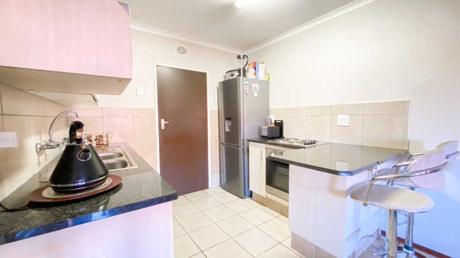 2 Bedroom Property for Sale in Erand Gardens Gauteng