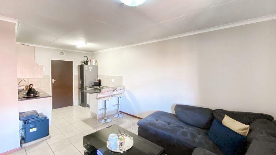 2 Bedroom Property for Sale in Erand Gardens Gauteng