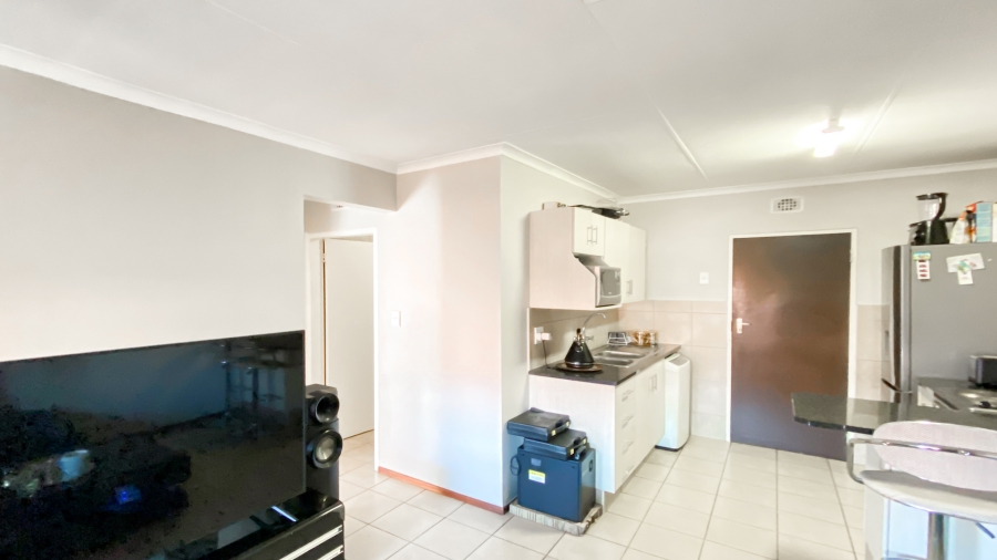 2 Bedroom Property for Sale in Erand Gardens Gauteng
