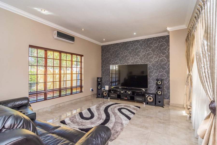 4 Bedroom Property for Sale in Noordwyk Gauteng