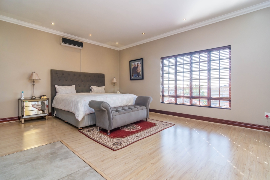 4 Bedroom Property for Sale in Noordwyk Gauteng