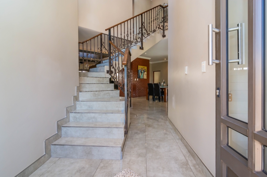 4 Bedroom Property for Sale in Noordwyk Gauteng