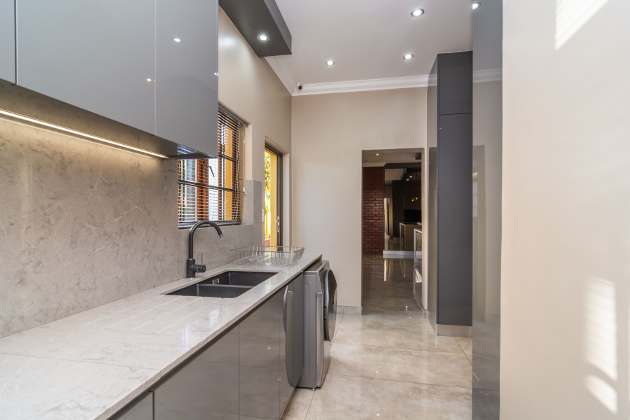 4 Bedroom Property for Sale in Noordwyk Gauteng