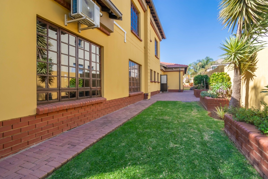 4 Bedroom Property for Sale in Noordwyk Gauteng