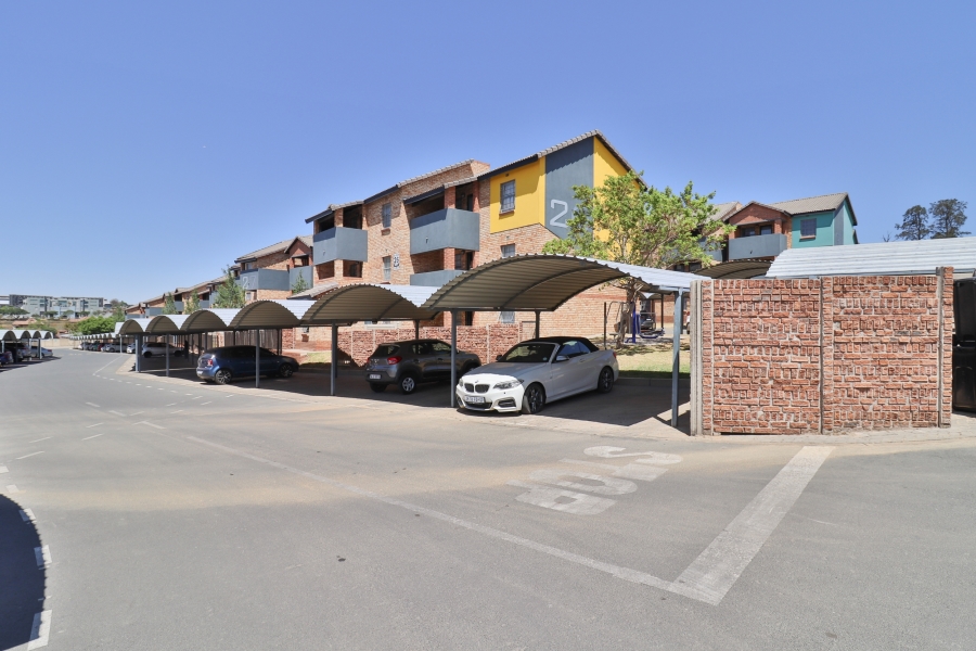 2 Bedroom Property for Sale in Erand Gardens Gauteng