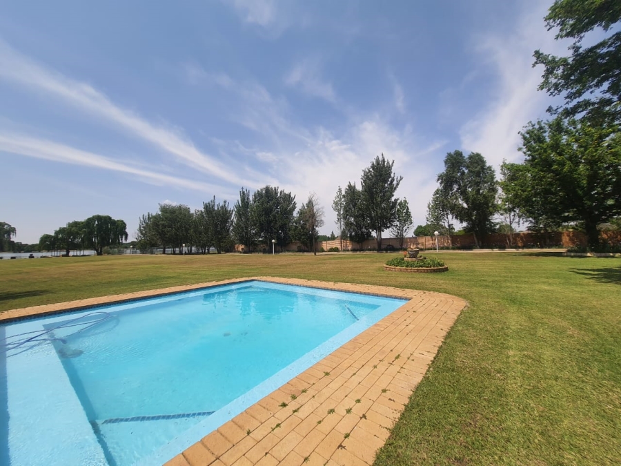 7 Bedroom Property for Sale in Lochvaal Gauteng