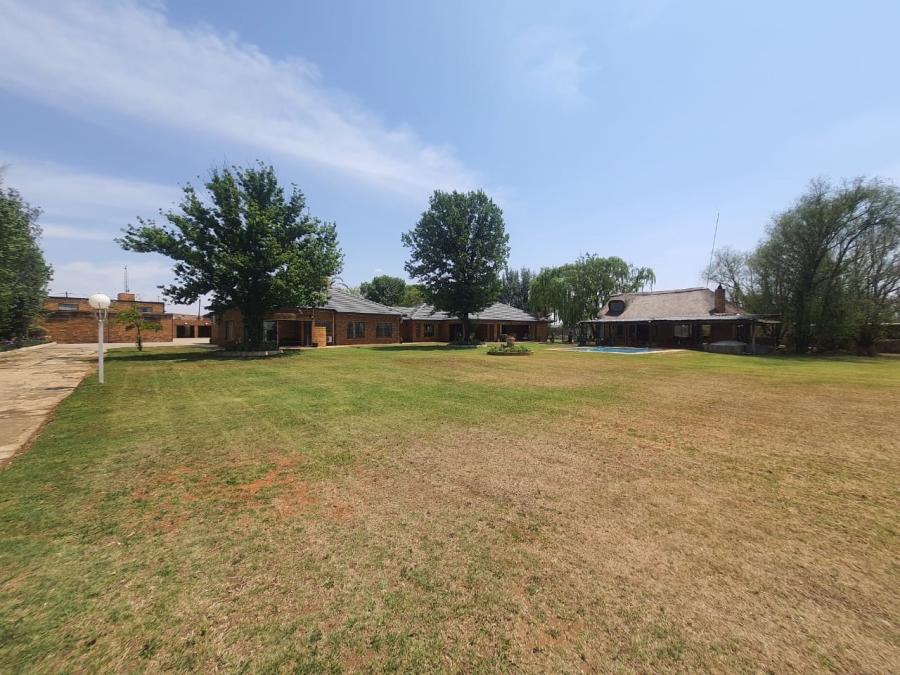 7 Bedroom Property for Sale in Lochvaal Gauteng