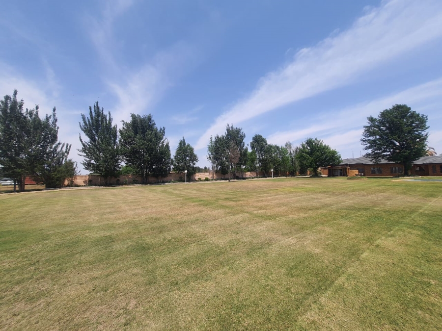 7 Bedroom Property for Sale in Lochvaal Gauteng