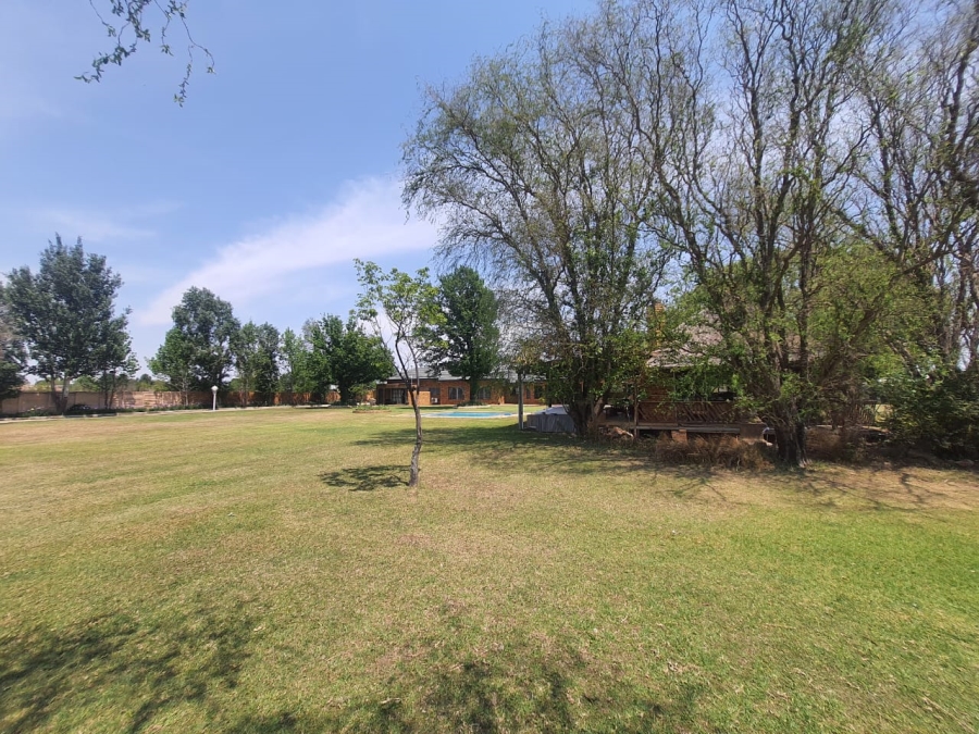 7 Bedroom Property for Sale in Lochvaal Gauteng