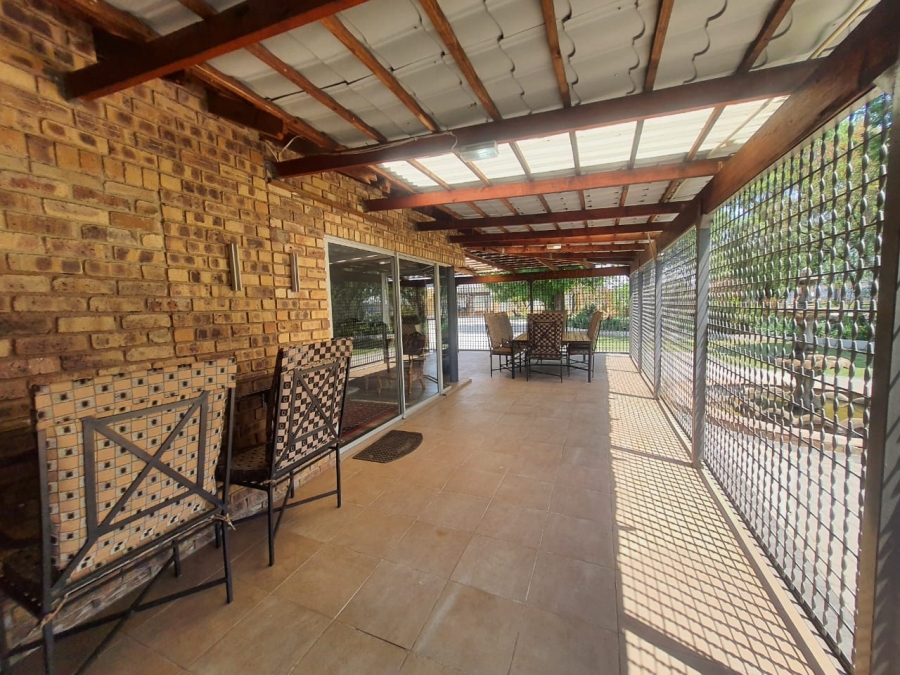 7 Bedroom Property for Sale in Lochvaal Gauteng