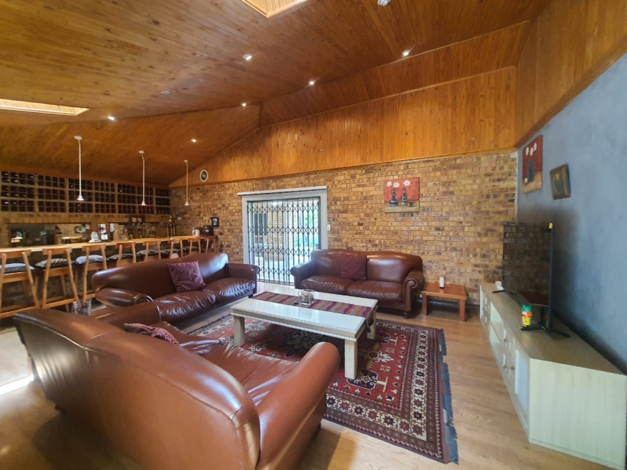 7 Bedroom Property for Sale in Lochvaal Gauteng