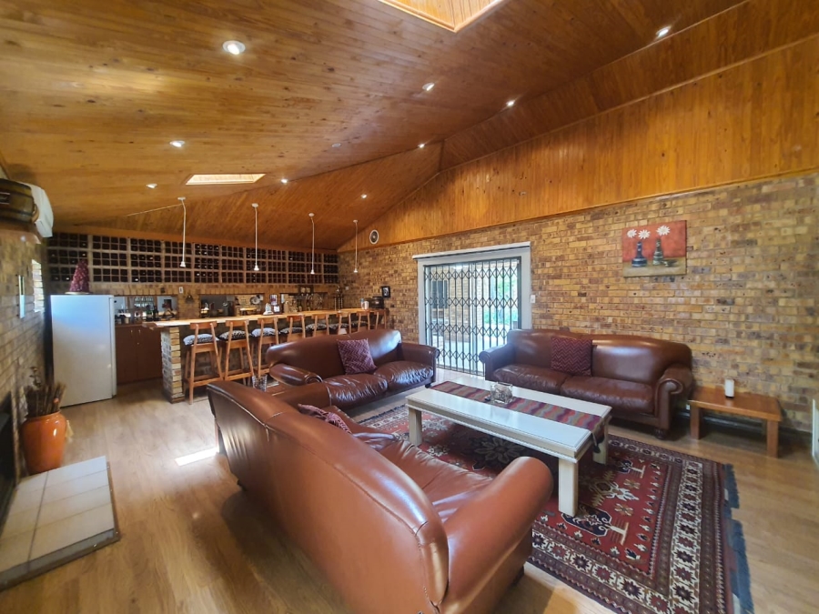 7 Bedroom Property for Sale in Lochvaal Gauteng