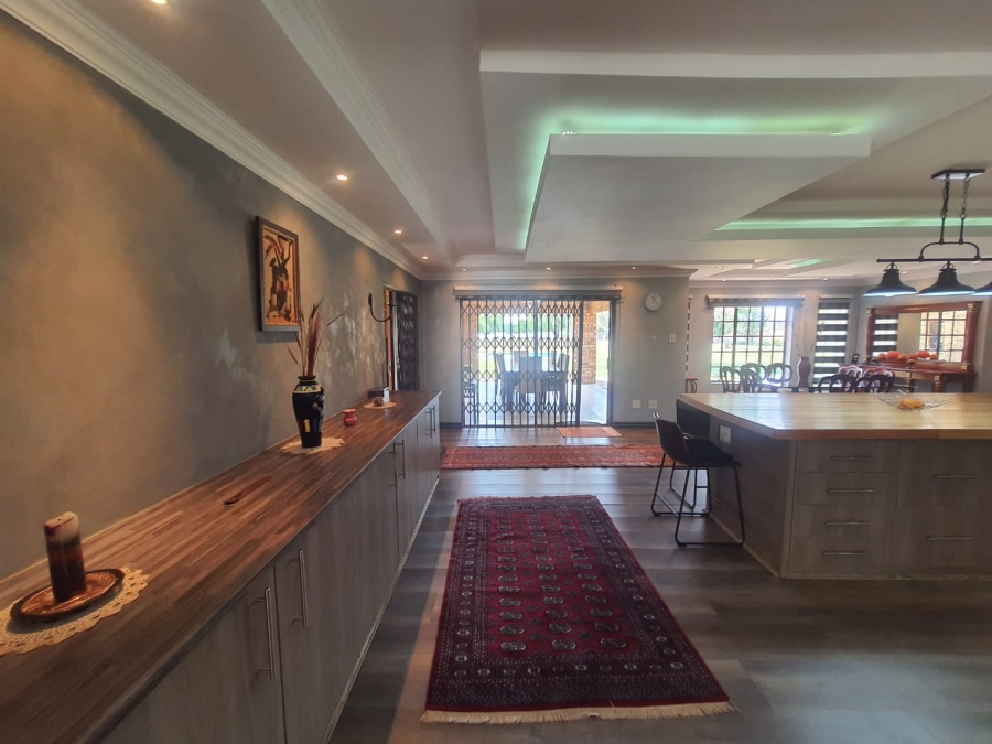 7 Bedroom Property for Sale in Lochvaal Gauteng
