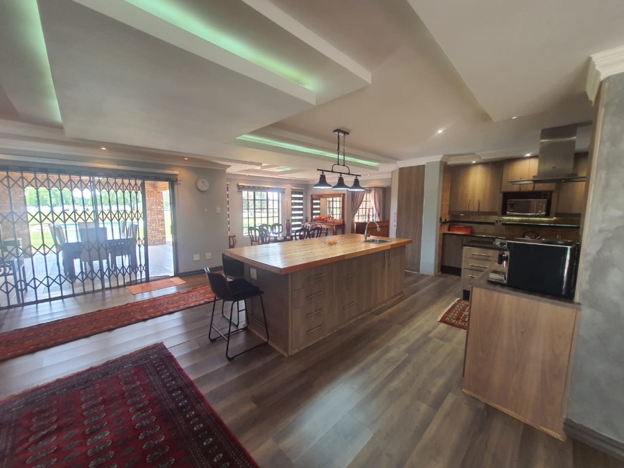 7 Bedroom Property for Sale in Lochvaal Gauteng