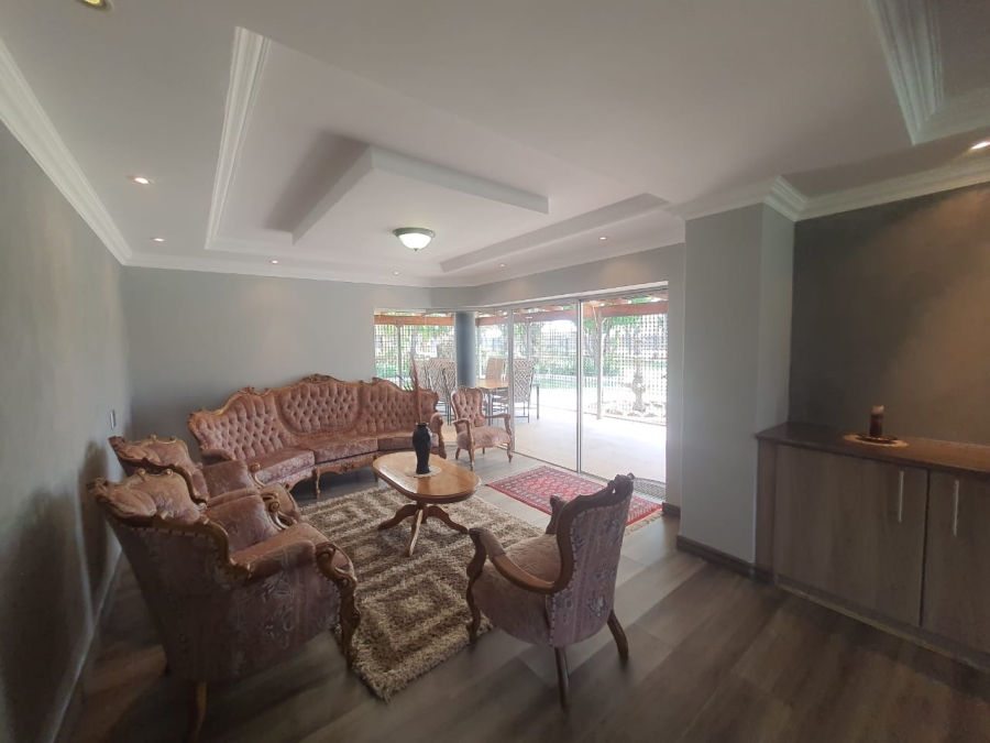 7 Bedroom Property for Sale in Lochvaal Gauteng